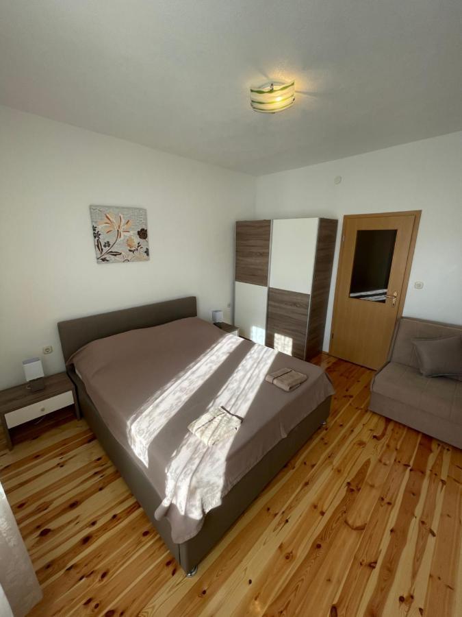 Ivan I Matej Apartments Blace Bagian luar foto