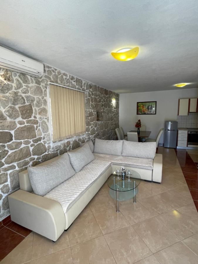 Ivan I Matej Apartments Blace Bagian luar foto